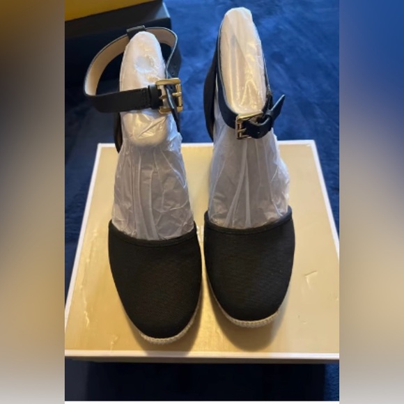 Michael Kors wedge sandals, size 9 - Picture 1 of 7